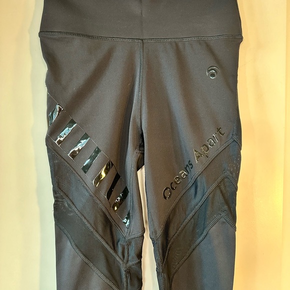 Oceans Apart Spell Out Mesh Design Hi- Waisted Compression Athletic Leggings, S - Picture 7 of 11